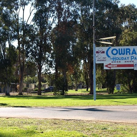 Cowra Holiday Park Bagian luar foto