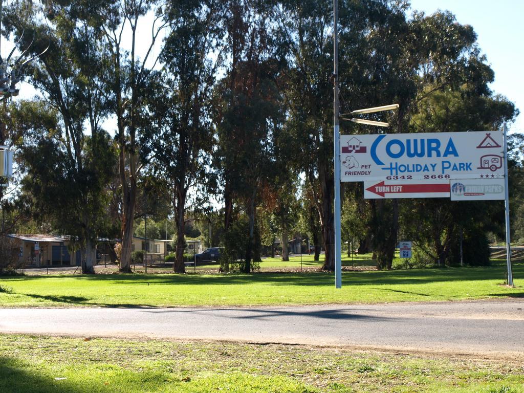 Cowra Holiday Park Bagian luar foto